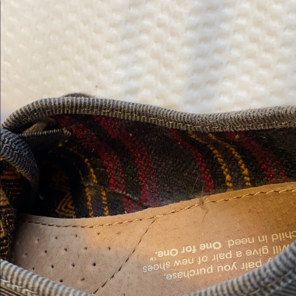 Grey Corduroy Toms Sneakers and Tribal Pattern - Picture 5 of 5